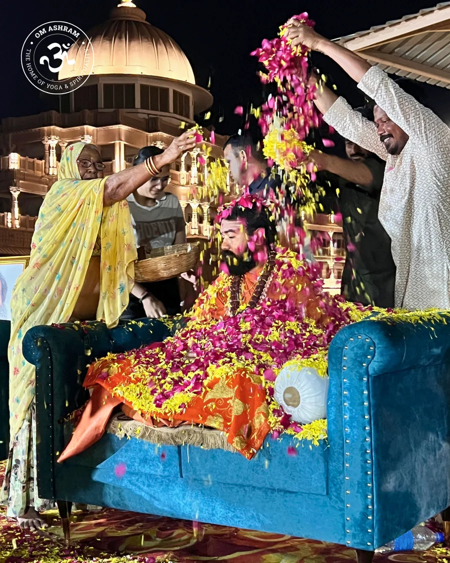 Phoolon Wali Holi flower festival with Swami Avtar Puriji at Om Ashram.